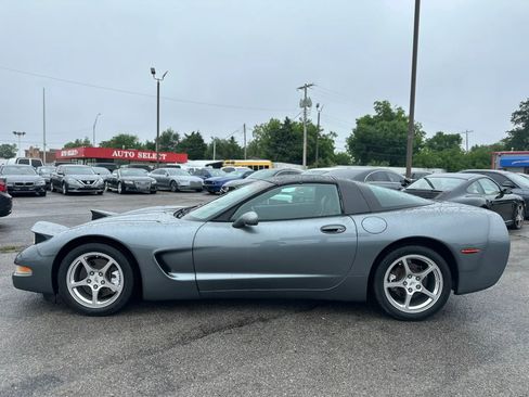 Used 2004 Chevrolet Corvette Coupe w/ Preferred Equipment Group RWD image 10