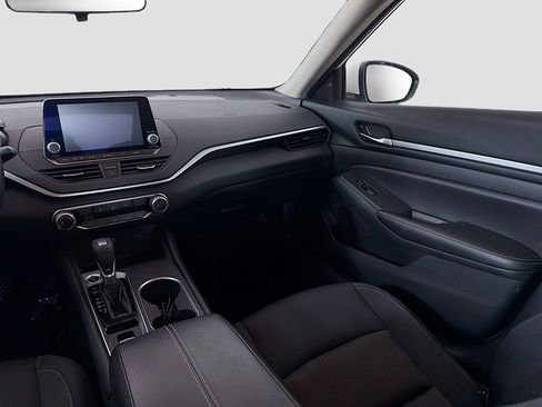 Used 2022 Nissan Altima 2.5 SV image 22