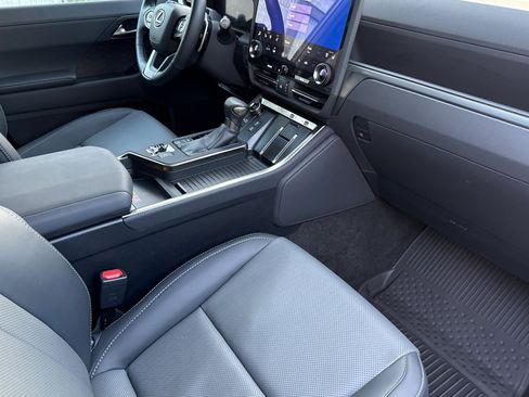 Certified 2024 Lexus GX 550 image 19