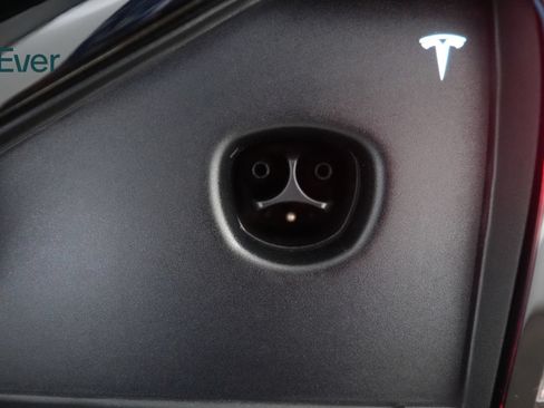 Used 2023 Tesla Model X AWD/4WD image 10