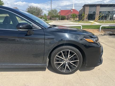 Used 2023 Toyota Camry SE image 11