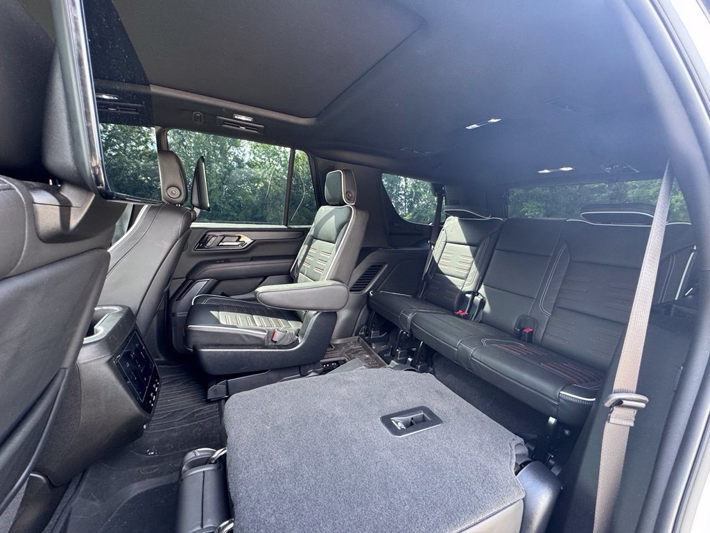 Used 2025 GMC Yukon AT4 Ultimate AWD/4WD image 19