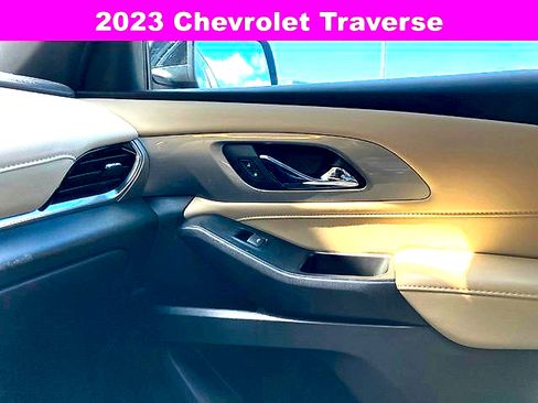 Used 2023 Chevrolet Traverse LS FWD image 12