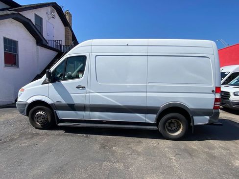 Used 2013 Freightliner Sprinter 3500 image 2