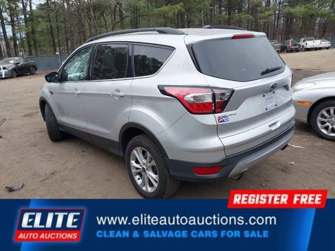 Used 2018 Ford Escape SE w/ Ford Safe & Smart Package image 5