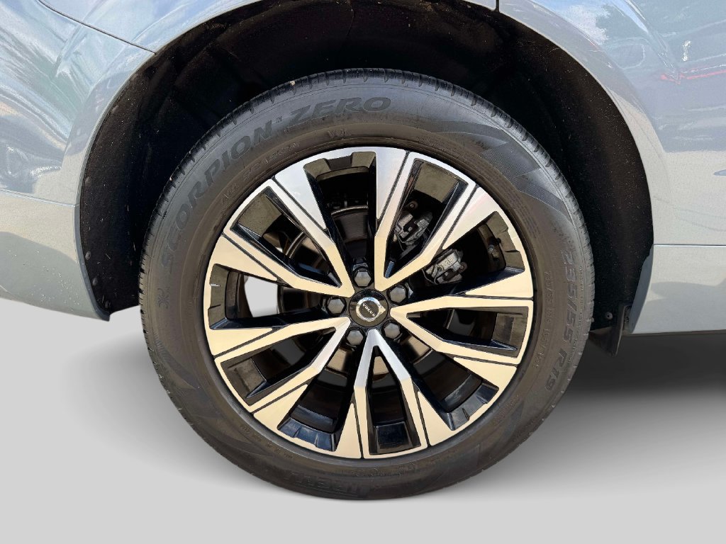 Used 2023 Volvo XC60 B5 Plus w/ Climate Package AWD/4WD image 8