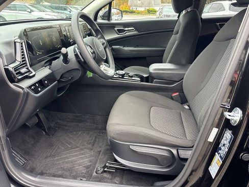 Used 2024 Kia Sportage LX AWD/4WD image 10