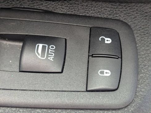 Used 2024 RAM 1500 Warlock RWD image 32