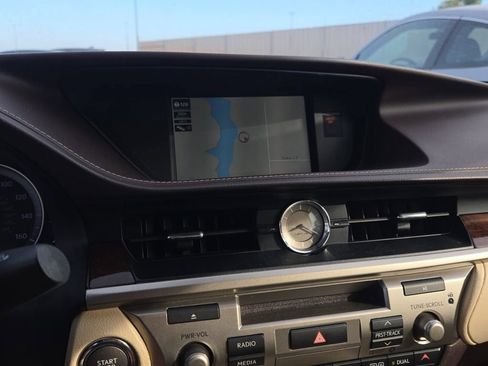 Used 2017 Lexus ES 350 w/ Navigation System Package FWD image 7