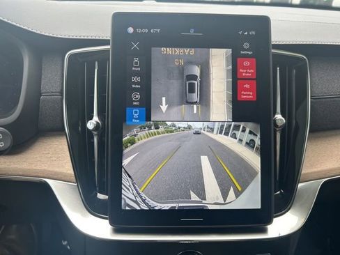 Certified 2025 Volvo XC90 B6 Plus AWD/4WD image 23