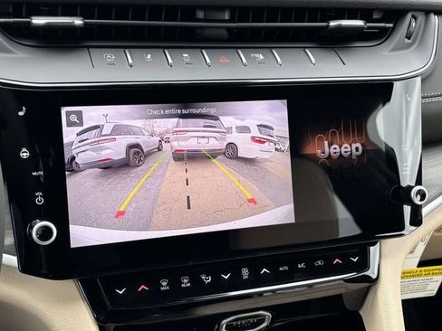 New 2026 Jeep Grand Cherokee Limited w/ Limited Altitude Package AWD/4WD image 25