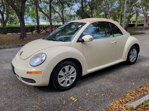 Used 2008 Volkswagen Beetle S FWD image 3