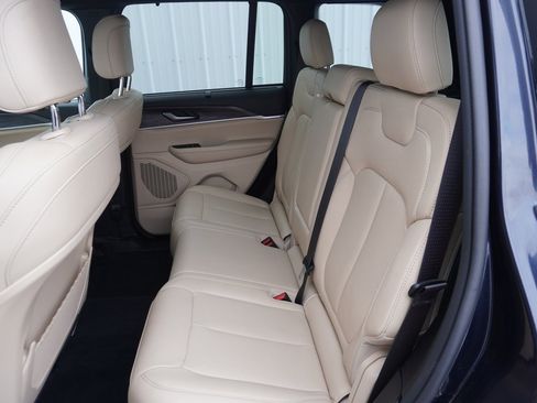 Used 2023 Jeep Grand Cherokee Limited w/ Luxury Tech Group II image 36