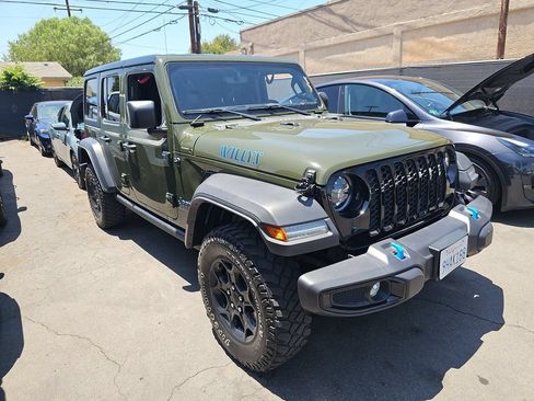 Used 2023 Jeep Wrangler Unlimited w/ 8.4" Radio Group AWD/4WD image 3