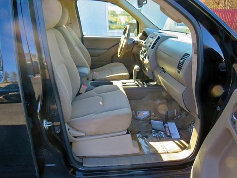 Used 2018 Nissan Frontier SV w/ Value Truck Package image 19