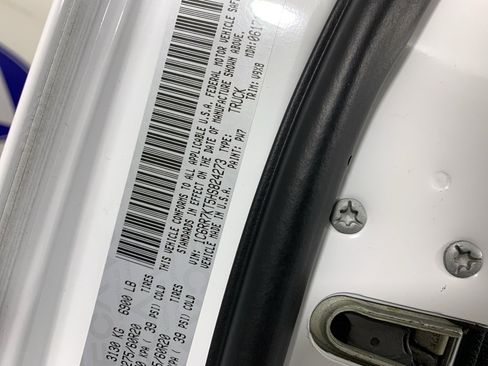 Used 2017 RAM 1500 Express w/ Express Value Package image 12