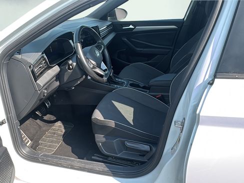 Used 2025 Volkswagen Jetta Sport FWD image 17