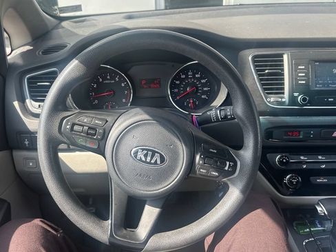 Used 2018 Kia Sedona LX FWD image 8