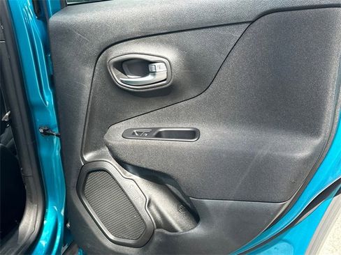 Used 2019 Jeep Renegade Latitude image 33