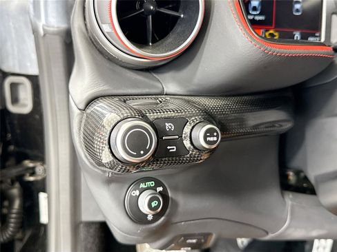 Used 2018 Ferrari 812 Superfast image 23