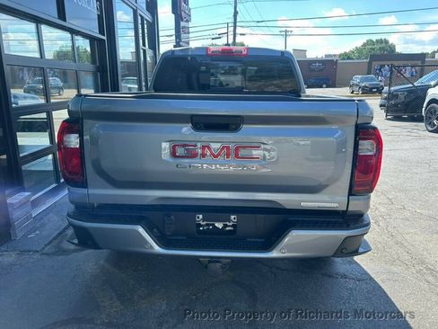 Used 2024 GMC Canyon Elevation w/ Convenience Package AWD/4WD image 3