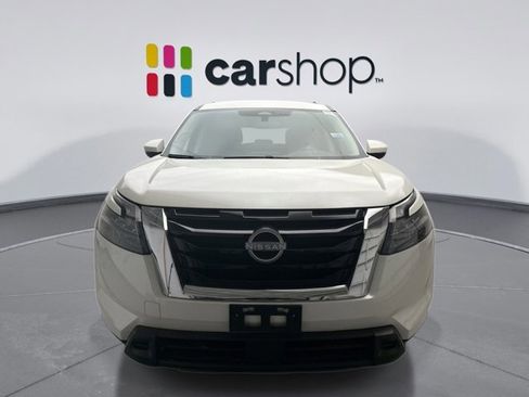 Used 2024 Nissan Pathfinder SV FWD image 8