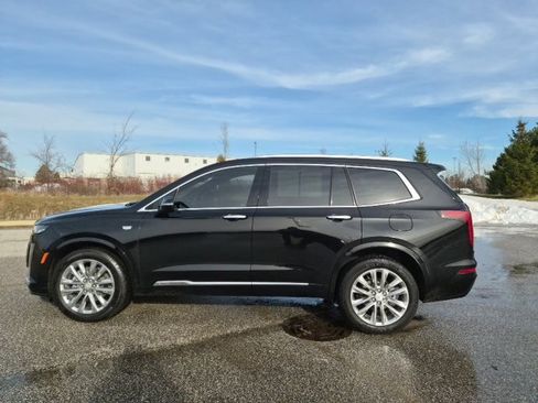 Used 2022 Cadillac XT6 Premium Luxury image 8