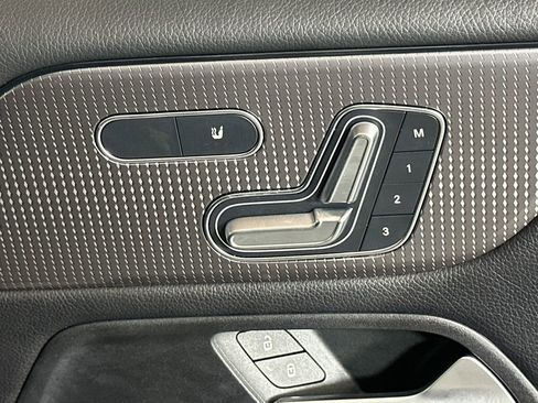 Used 2023 Mercedes-Benz GLB 250 image 16