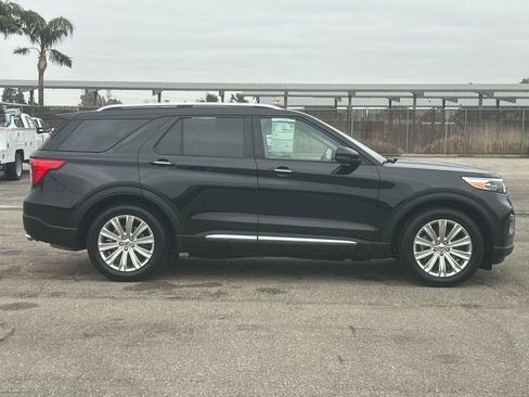 Certified 2021 Ford Explorer Limited w/ Equipment Group 301A image 3