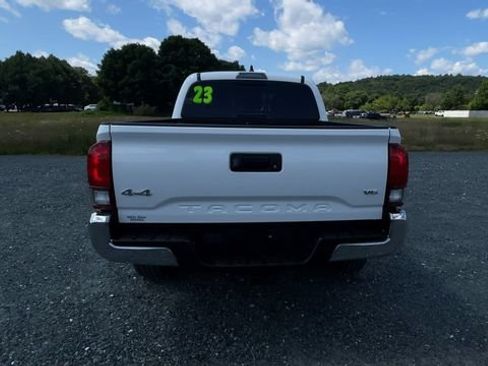 Certified 2023 Toyota Tacoma SR5 AWD/4WD image 7