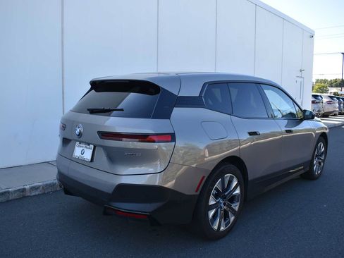 Used 2024 BMW iX xDrive50 w/ Premium Package AWD/4WD image 5