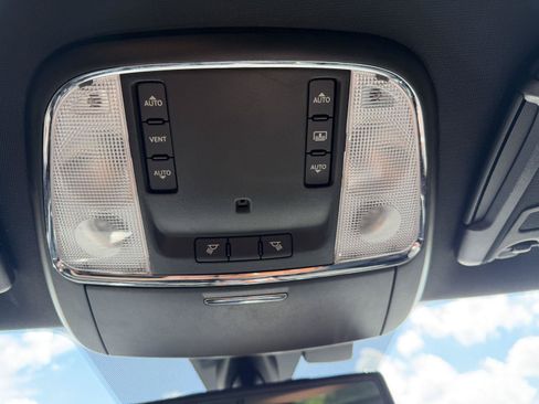 Used 2012 Chrysler 300 Limited RWD image 20
