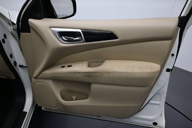 Used 2016 Nissan Pathfinder SV FWD image 32