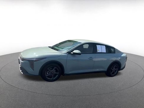 Used 2025 Kia K4 LXS image 8