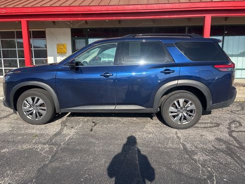 Used 2025 Nissan Pathfinder SV AWD/4WD image 8