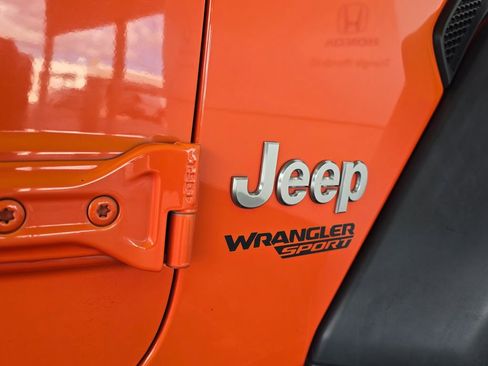Used 2019 Jeep Wrangler Sport AWD/4WD image 38