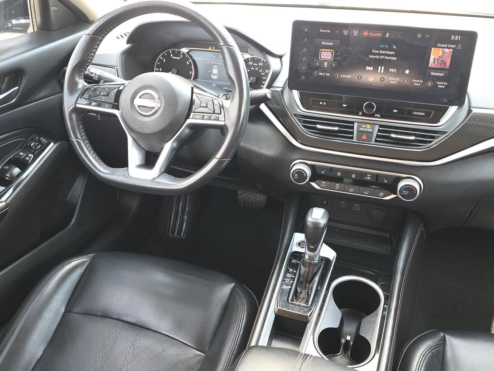 Used 2023 Nissan Altima 2.5 SR w/ SR Premium Package FWD image 9