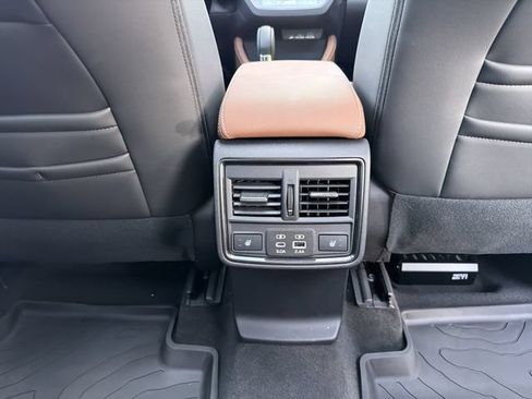 Used 2026 Subaru Forester Touring AWD/4WD image 21