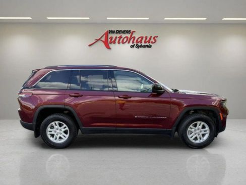 Used 2023 Jeep Grand Cherokee Laredo w/ MOPAR Finishing Package AWD/4WD image 8