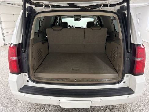 Used 2017 Chevrolet Suburban LT w/ Luxury Package image 29