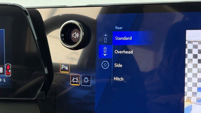 New 2026 Chevrolet Traverse Z71 w/ Enhanced Driving Package AWD/4WD image 47