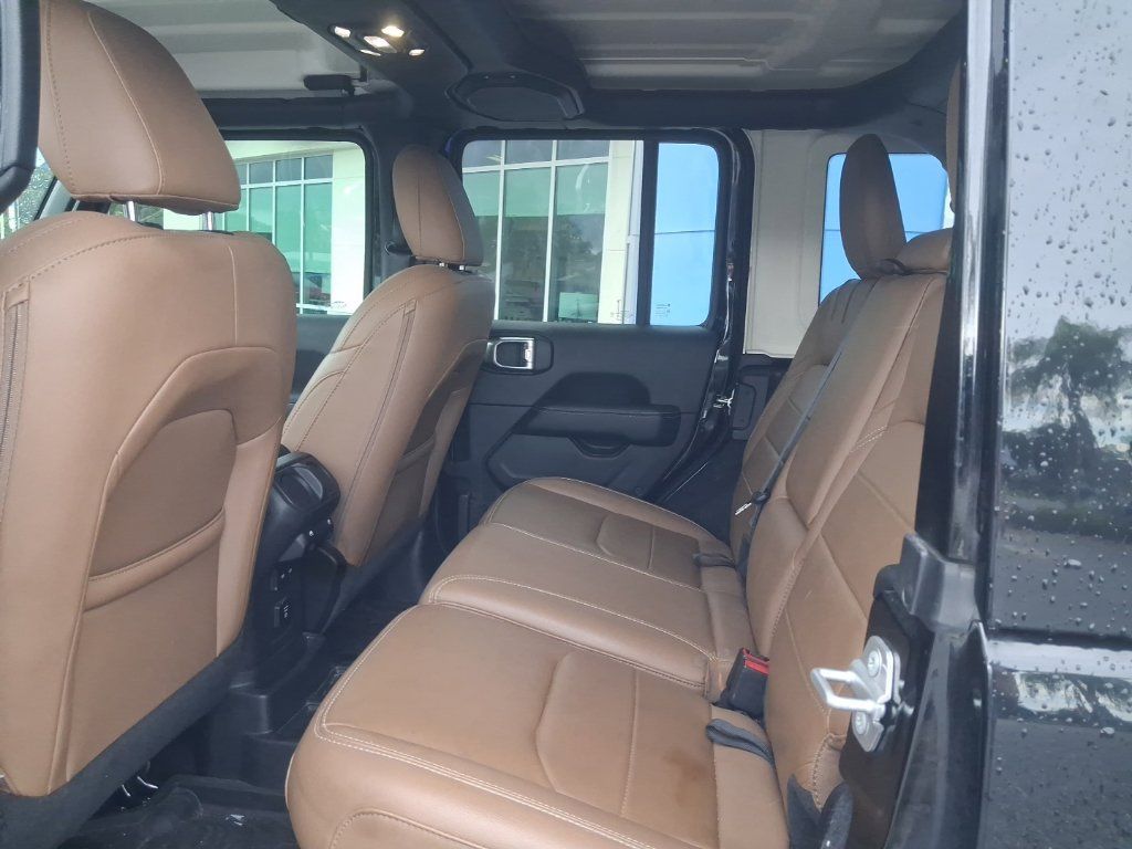 Used 2021 Jeep Wrangler Unlimited Sahara w/ Cold Weather Group AWD/4WD image 19