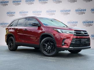 Used 2019 Toyota Highlander SE w/ Nightshade Edition AWD/4WD video 2