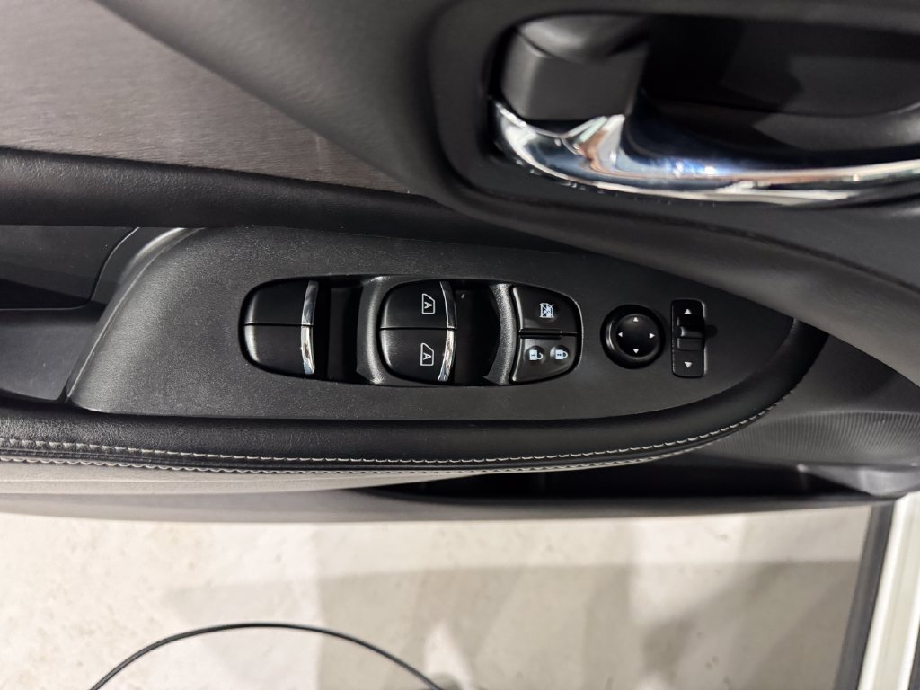 Used 2023 Nissan Murano SL AWD/4WD image 18