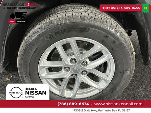 Used 2024 Jeep Grand Cherokee L Laredo image 14