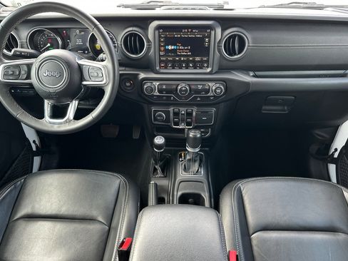 Used 2023 Jeep Wrangler Sahara image 13