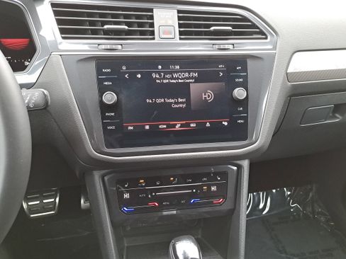 Certified 2023 Volkswagen Tiguan SE R-Line image 20