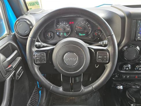 Used 2017 Jeep Wrangler Unlimited Sahara AWD/4WD image 29