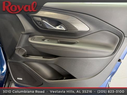 Used 2022 GMC Terrain SLT w/ Infotainment Package II FWD image 14