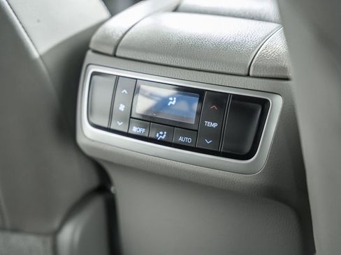 Used 2019 Toyota Highlander XLE w/ Protection Package #3 image 32